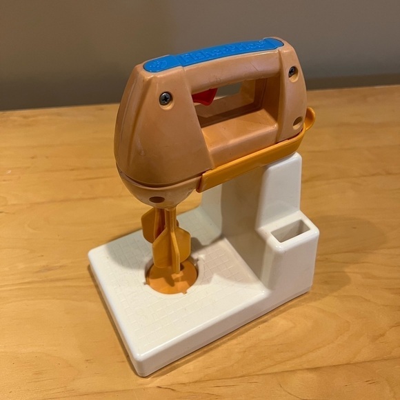 VINTAGE 1987 Fisher-Price Stand Mixer Toy - Picture 2 of 9